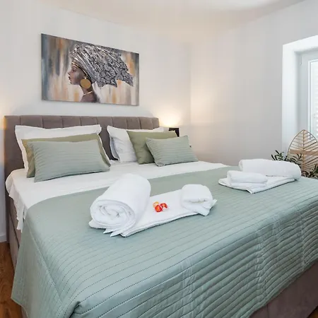 Olea Mare - In The Centre With Parking