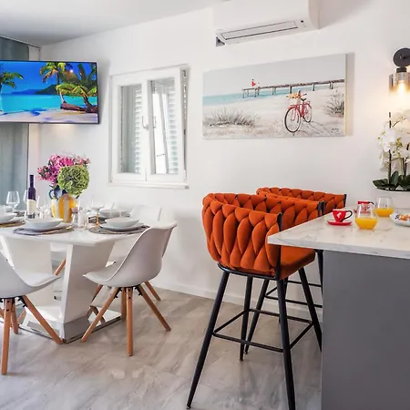 Olea Mare - In The Centre With Parking סוטיבאן