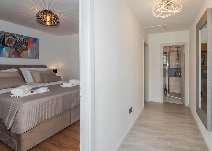 Olea Mare - In The Centre With Parking *