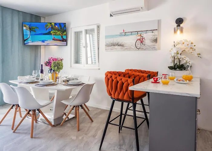 Olea Mare - In The Centre With Parking Sutivan